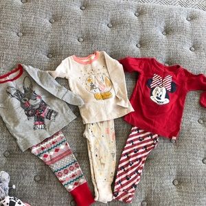 Lot of 3 toddler Christmas pj’s